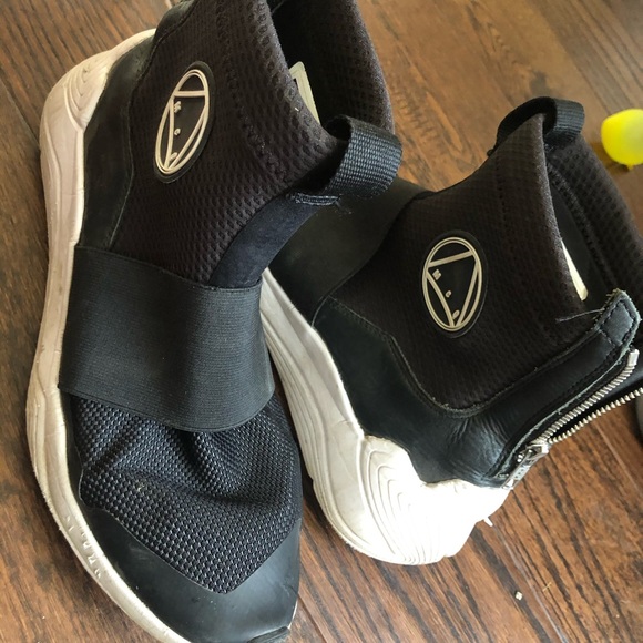 Alexander McQueen shoes - Picture 2 of 2